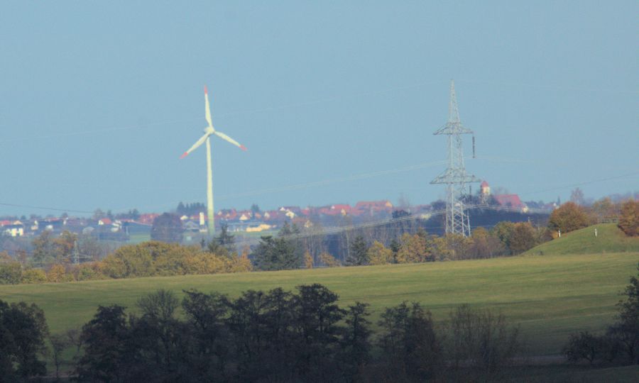 Windrad Ellenberg von Fachsenfeld aus fotografiert