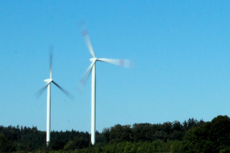 Windpark Waldhausen zwei der sieben Windräder